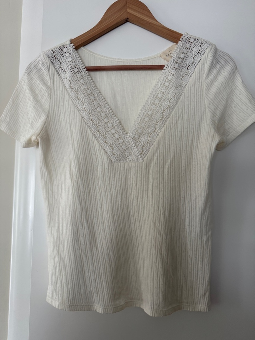 Sezane Women's Cream V-Neck